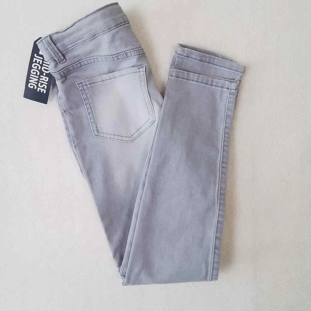 OshKosh Mid Rise Jegging‎ Girl's Size 10 in Light Wash Denim w/ Distressing